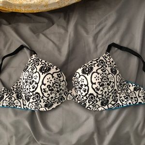 White & black wear everywhere push up bra